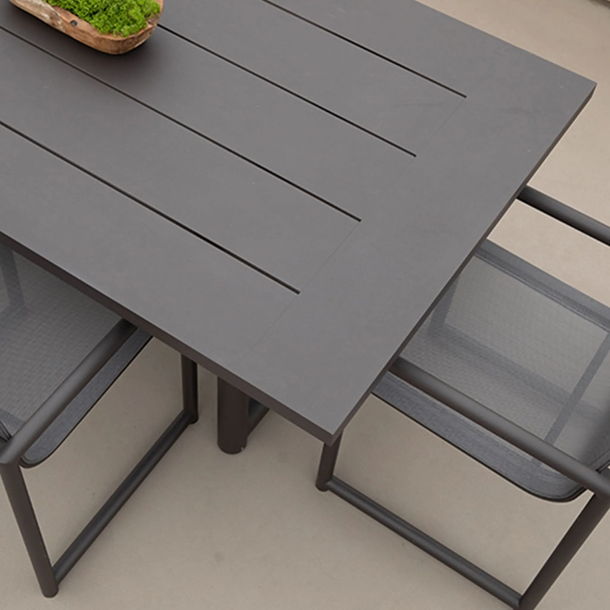 Breeze Xl Dining Table 79"