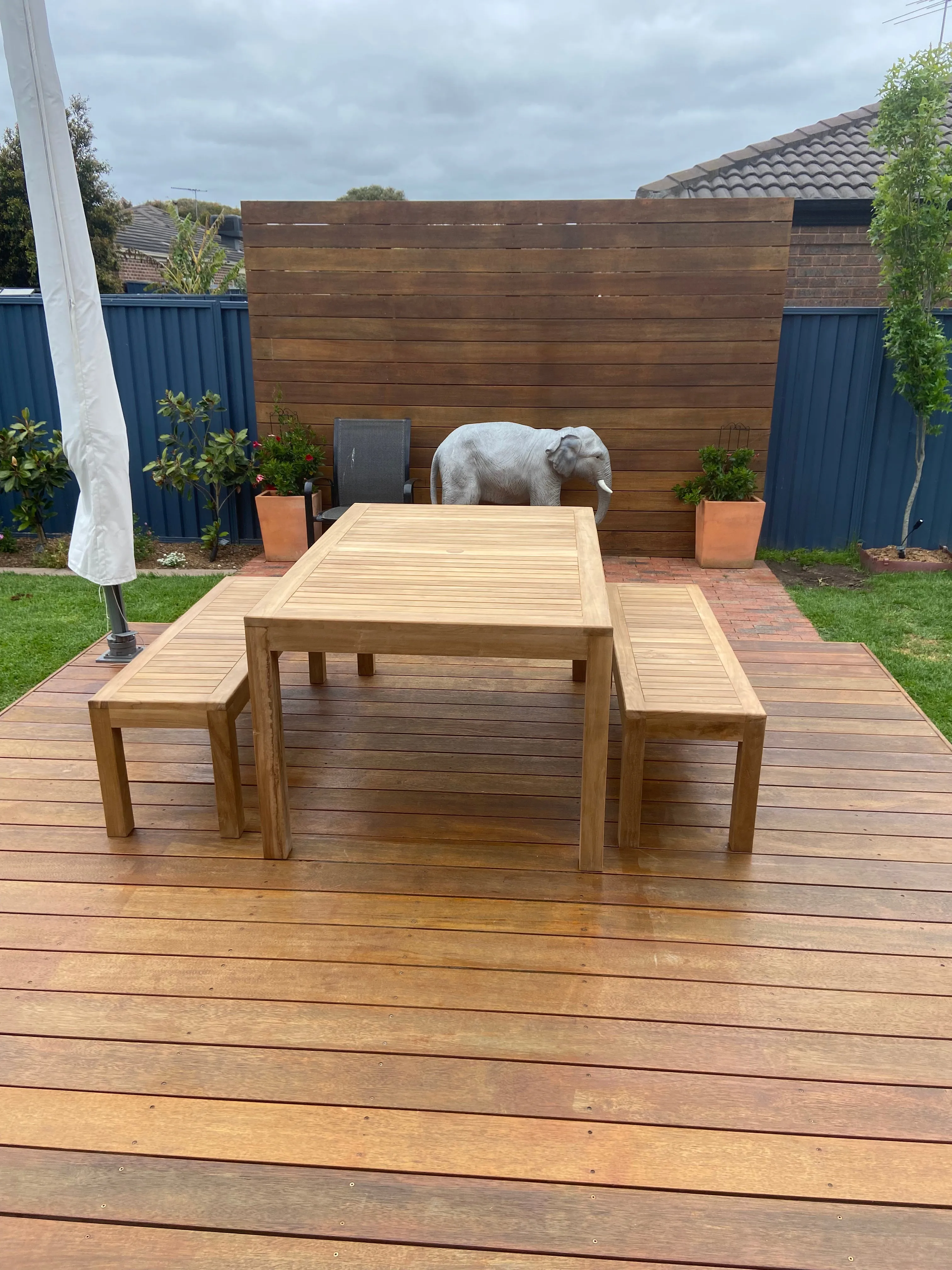 Deluxe Teak Dining Tables