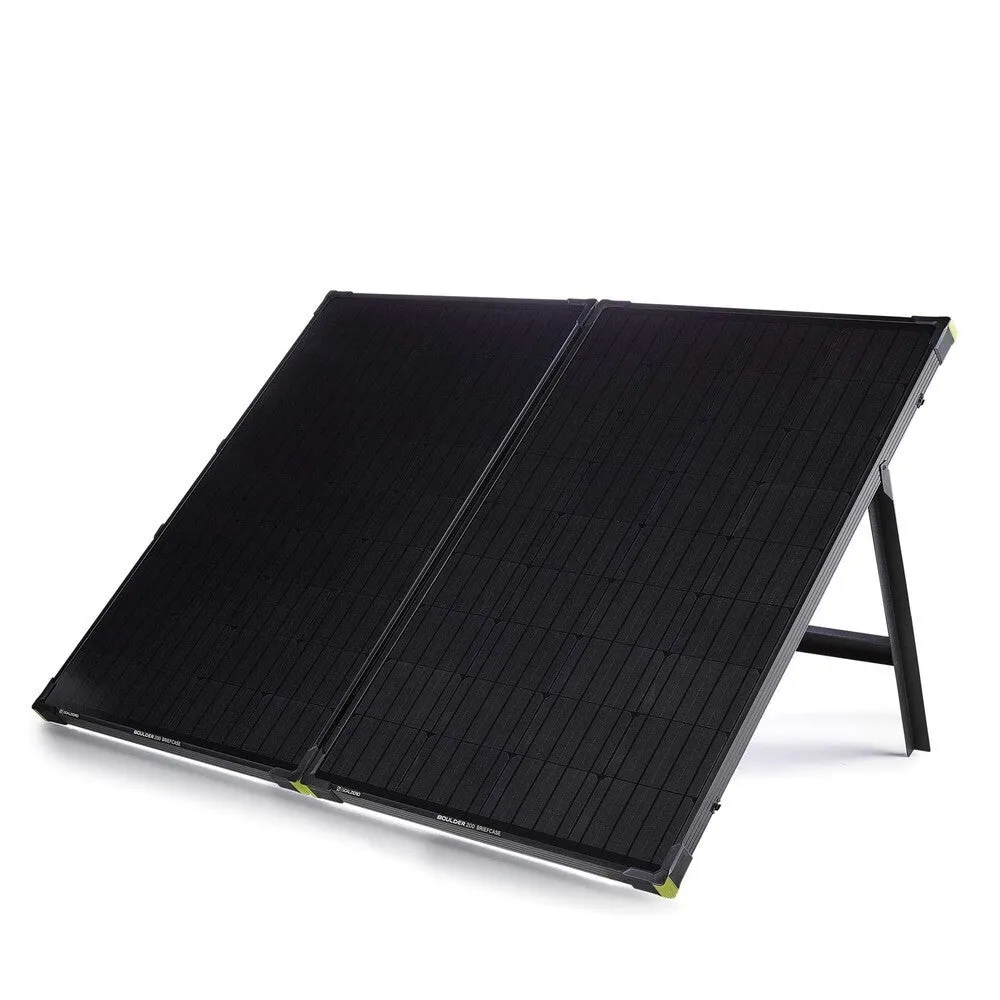 Yeti 3000X   Boulder 200 Solar Generator