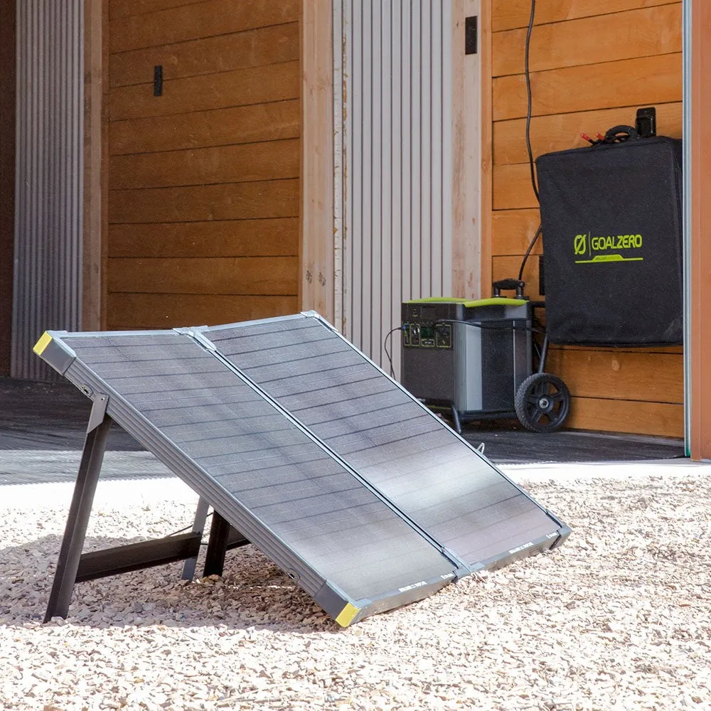 Yeti 3000X   Boulder 200 Solar Generator